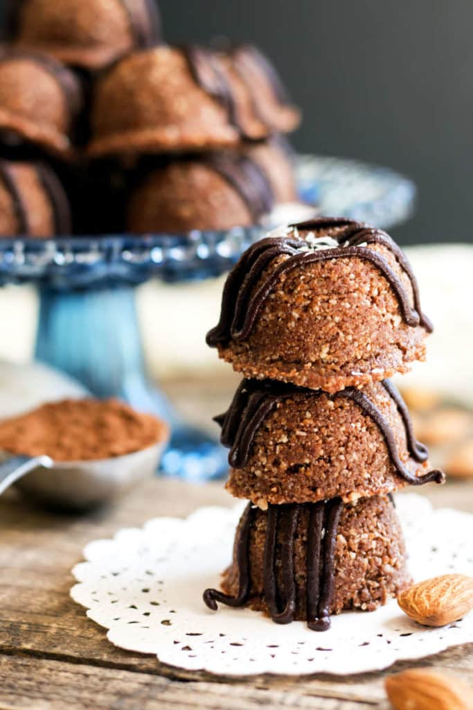Healthy No-Bake Chocolate Macaroons | Gluten-Free