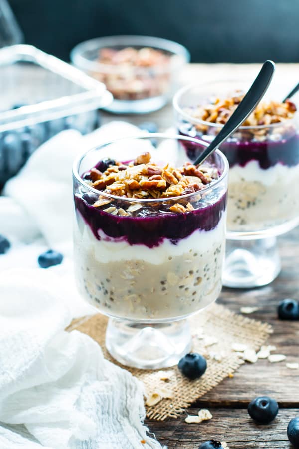 Healthy Blueberry Overnight Oats with Chia Seeds & Yogurt