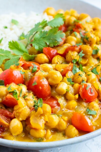 Easy Vegan Chickpea Curry Recipe - Evolving Table