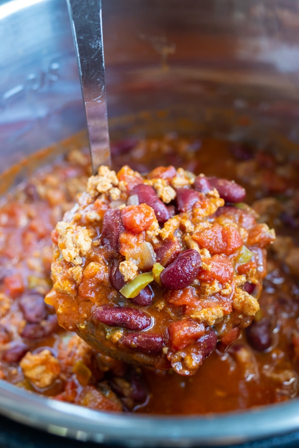 Healthy Instant Pot Turkey Chili Recipe - Evolving Table