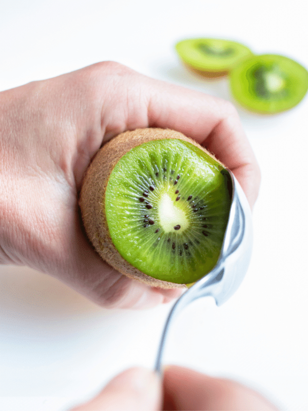 How to cut a kiwi - GWS Cover