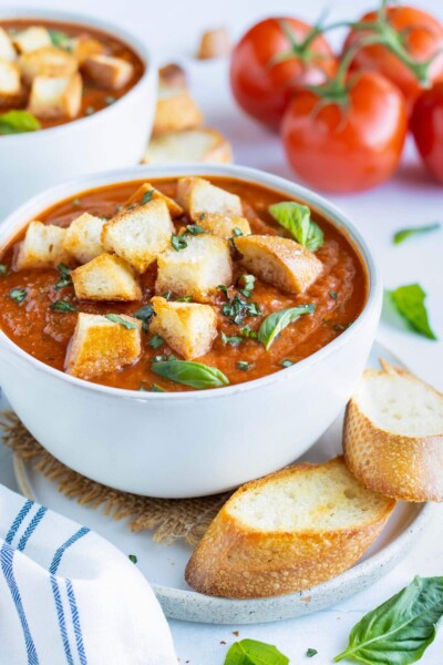 Vegan Roasted Tomato Basil Soup - Evolving Table