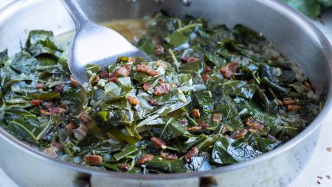 https://www.evolvingtable.com/wp-content/uploads/2021/12/Southern-Collard-Greens-19-480x270.jpg