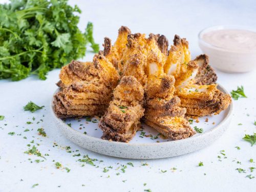 https://www.evolvingtable.com/wp-content/uploads/2022/01/Air-Fryer-Blooming-Onion-20-500x375.jpg