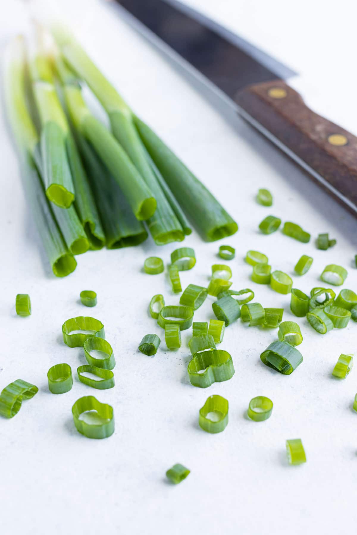 How to Cut Green Onions (Scallions) - Clean Green Simple