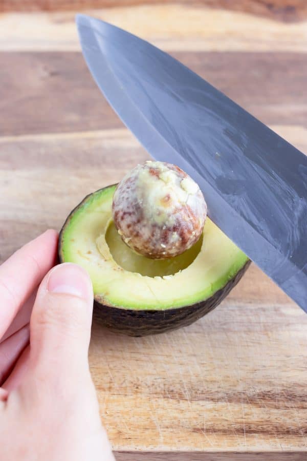 How To Cut An Avocado (Quick & Easy!) - Evolving Table