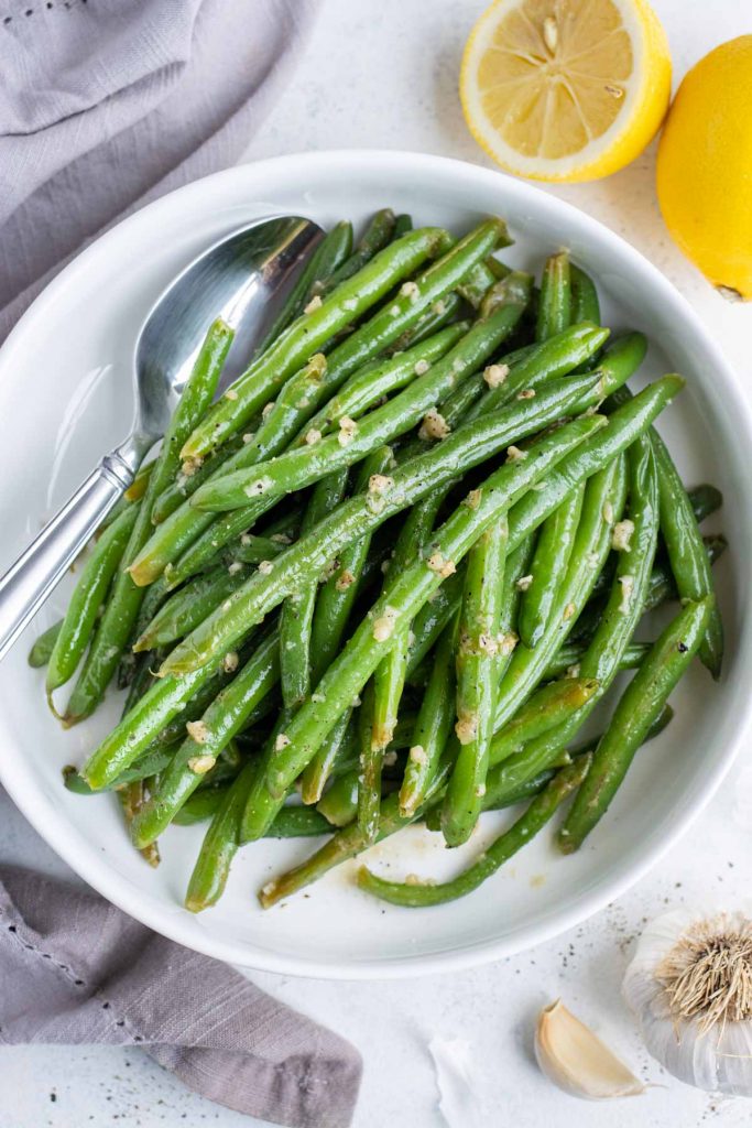 Sautéed Green Beans with Garlic - Evolving Table