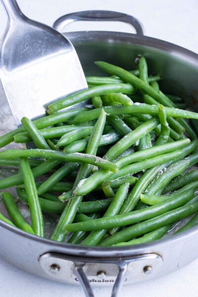 Sautéed Green Beans with Garlic - Evolving Table