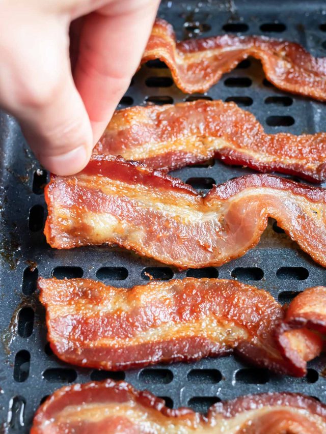 How to Bake Bacon in the Oven - Evolving Table