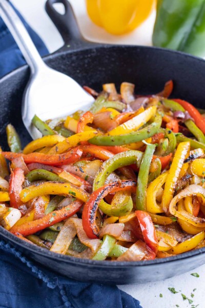 Fajita Veggies Recipe (Chipotle Copycat) - Evolving Table