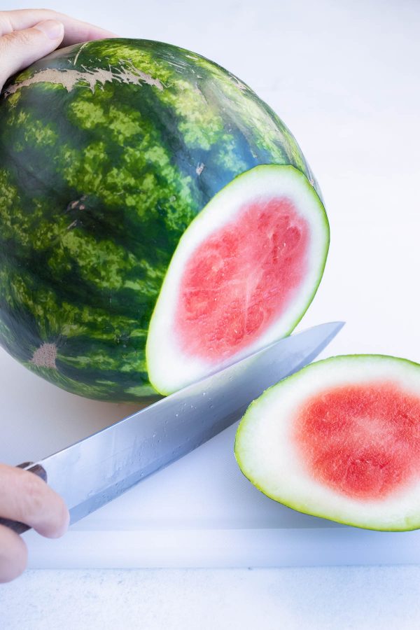 How to Cut a Watermelon (Slices & Cubes) - Evolving Table