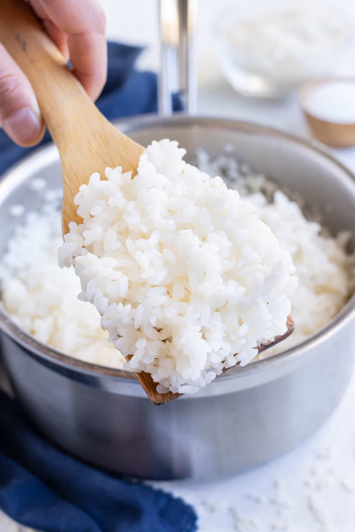 7 Easy Steps to Make Sushi Rice in a Rice Cooker