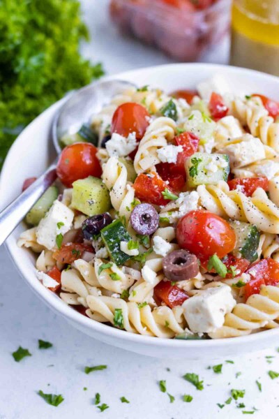 Greek Pasta Salad Recipe - Evolving Table