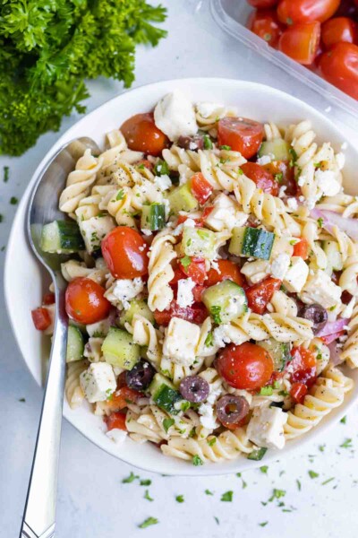 Greek Pasta Salad Recipe - Evolving Table