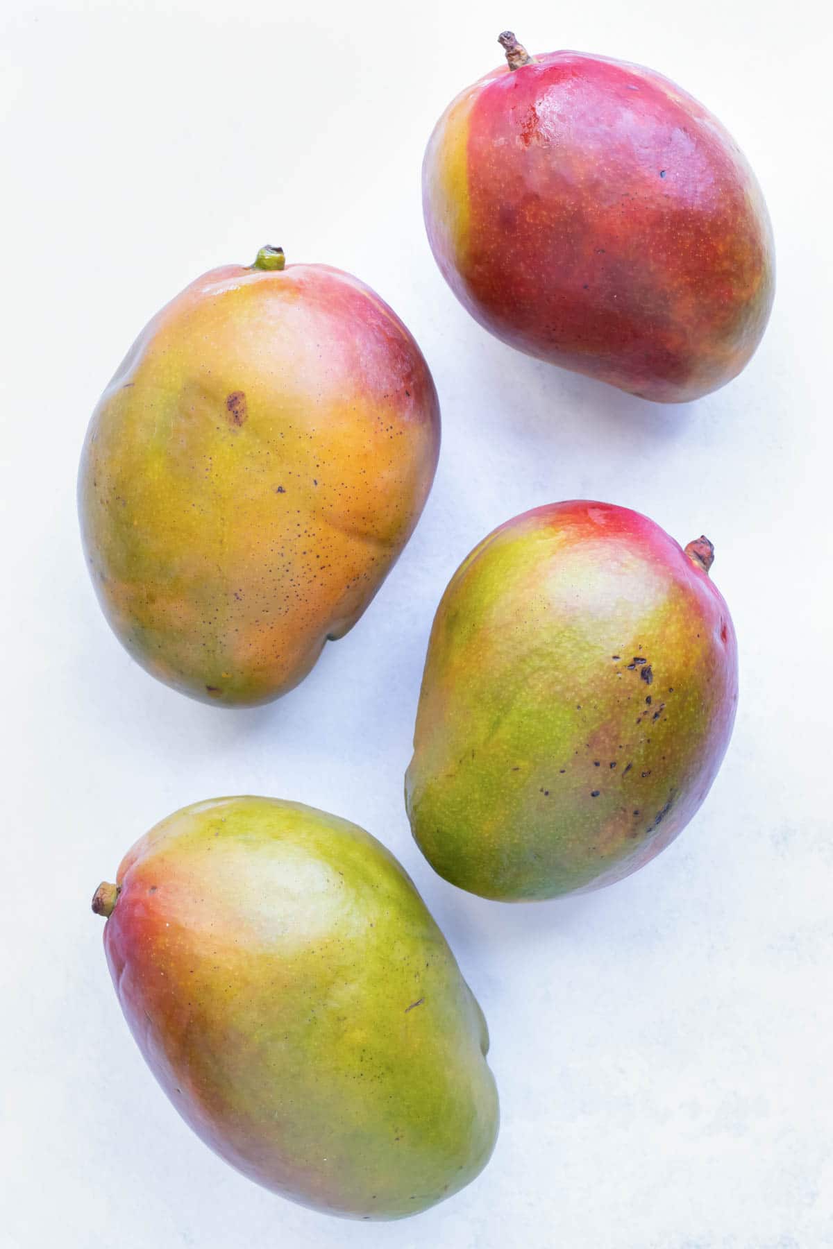 How to Pick the Perfect Ripe Mango