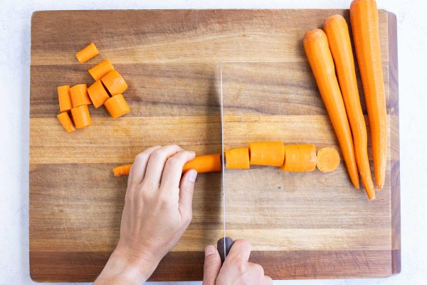 Air Fryer Carrots Recipe - Evolving Table