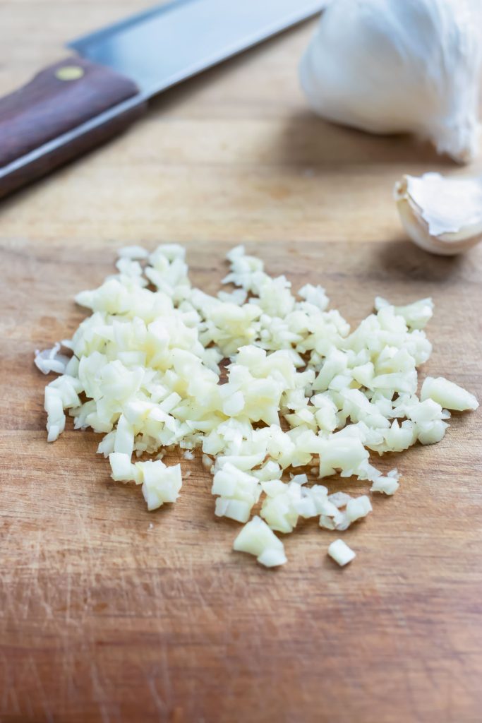 What Is 4 Cloves Garlic Minced at Daphne Jasper blog