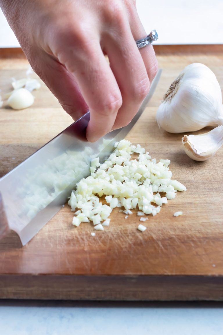 How to Mince Garlic Cloves Evolving Table