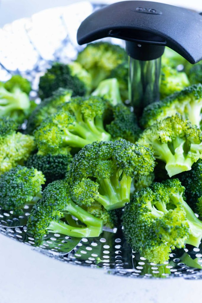 How To Steam Broccoli Easy Way Evolving Table