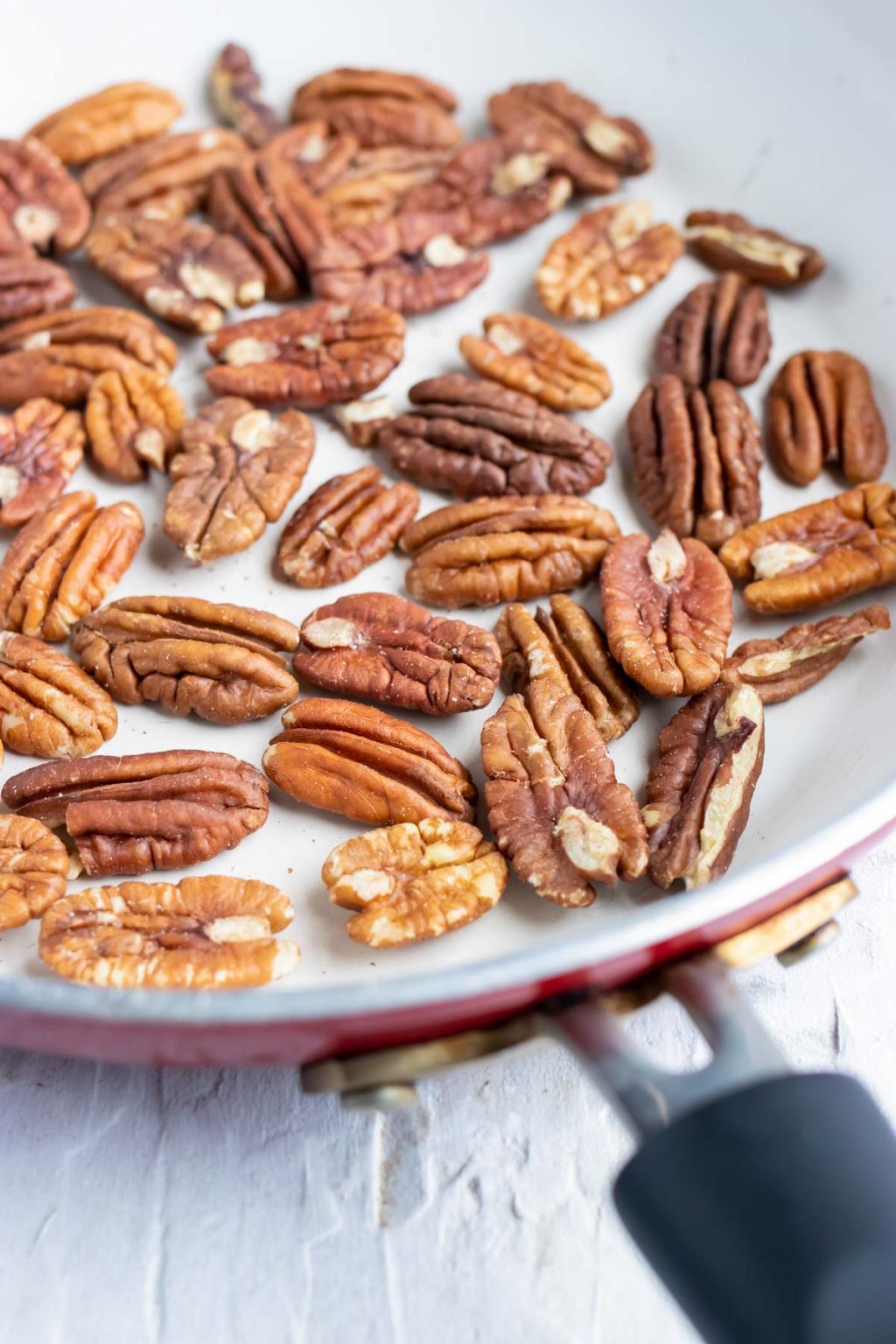 How To Toast Pecans Perfect Every Time Evolving Table 1310