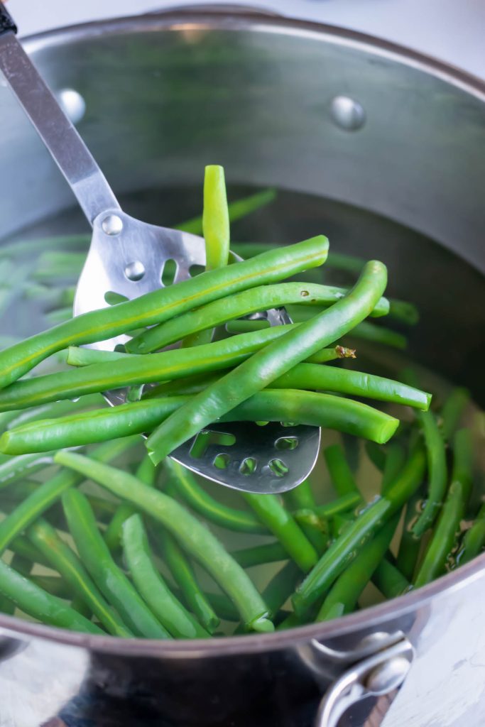 Green Beans Almondine Recipe - Evolving Table