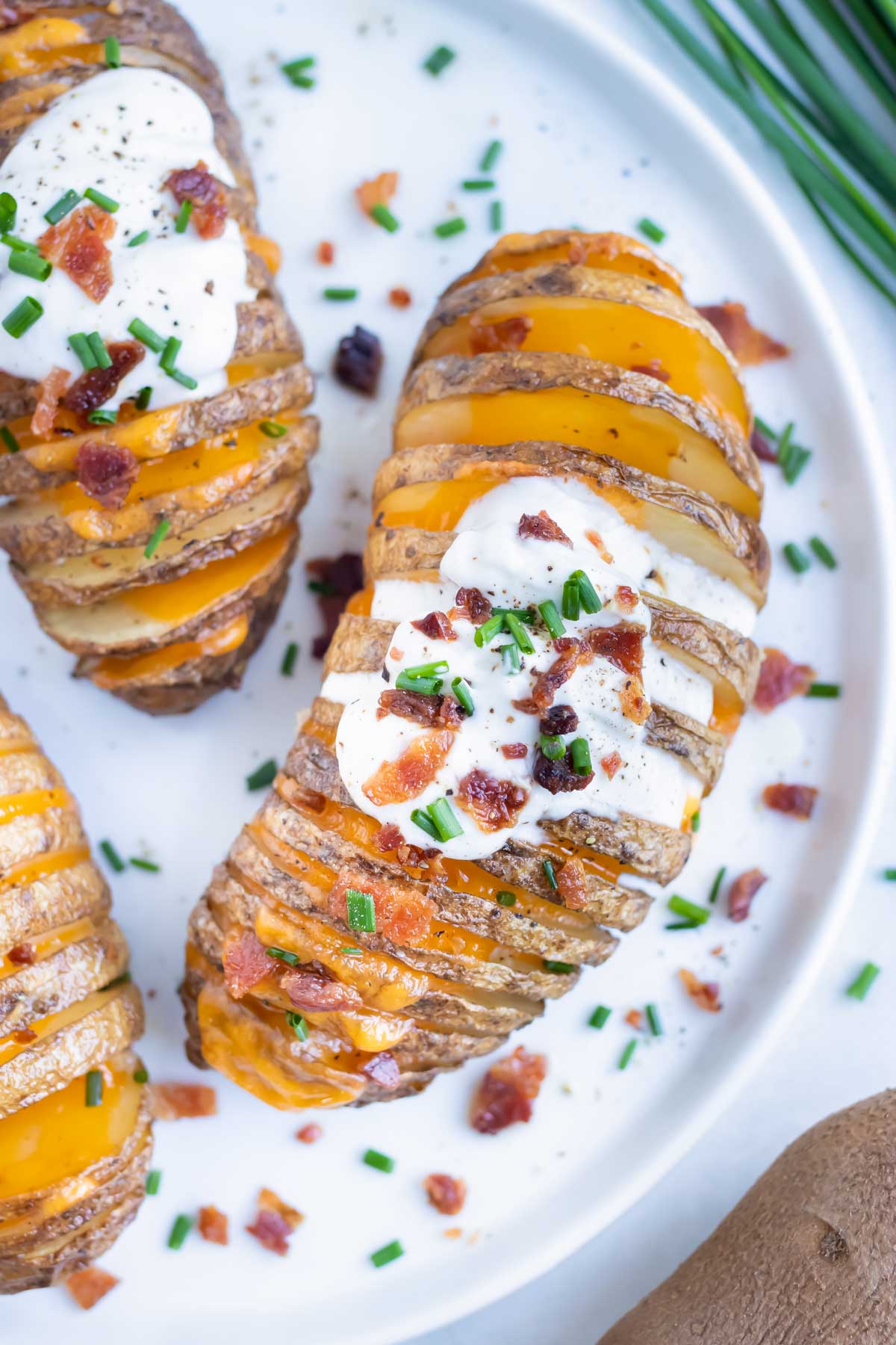 The Best Easy Cheesy Loaded Hasselback Potatoes — The Mom 100