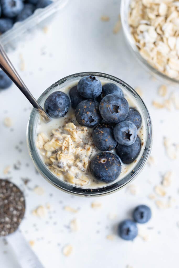 Best Blueberry Overnight Oats - Evolving Table