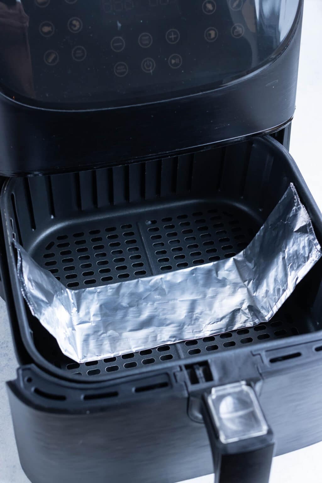 Can you put foil in an Air Fryer? Here are the DOs and DON'Ts