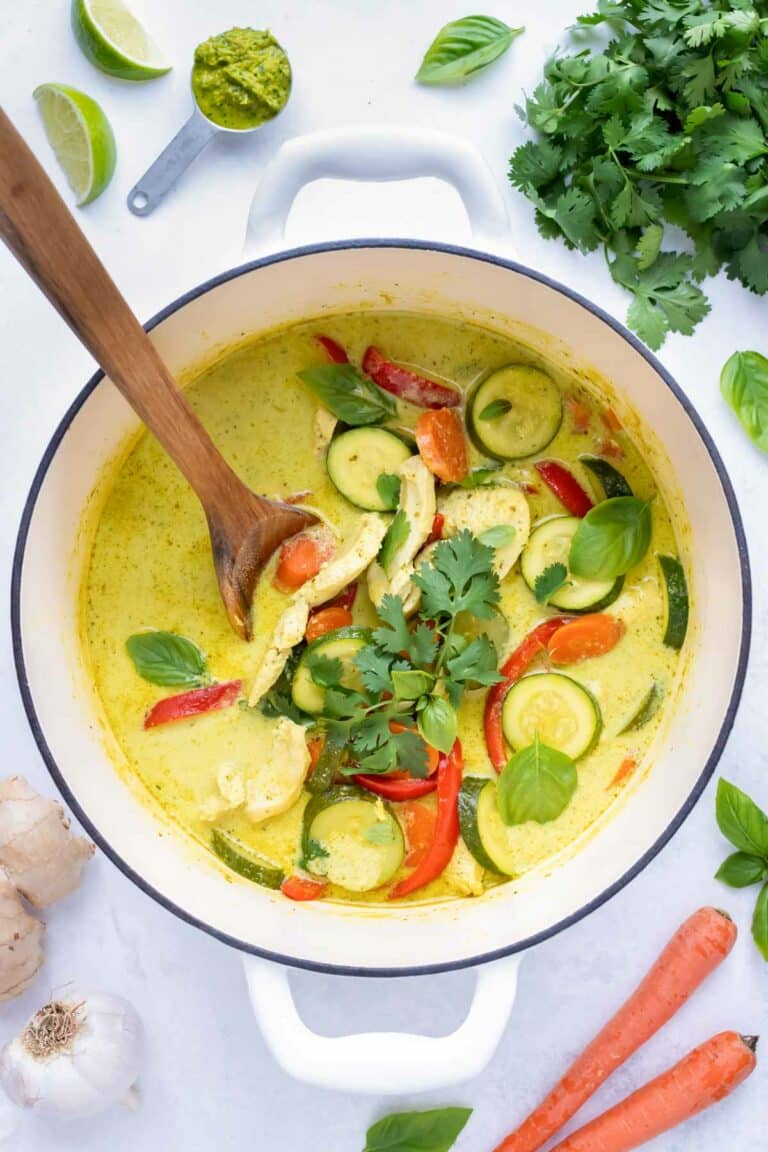 Thai Green Chicken Curry Recipe - Evolving Table