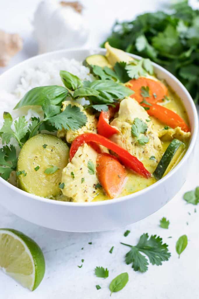 Thai Green Chicken Curry Recipe - Evolving Table