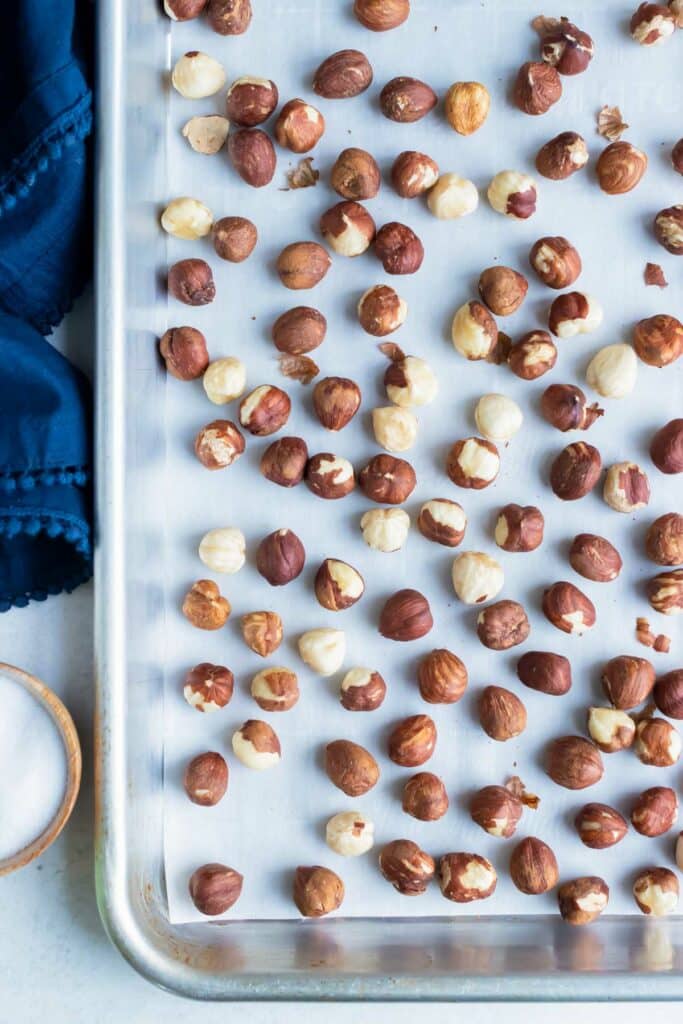 how-to-roast-hazelnuts-so-easy-evolving-table