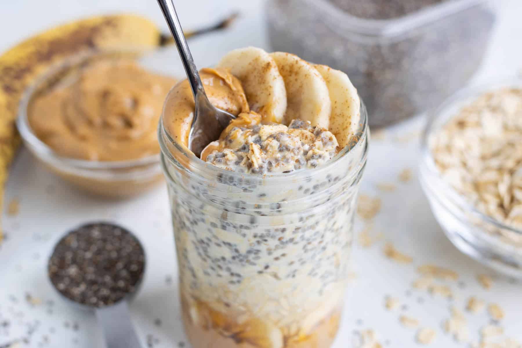 Healthy Peanut Butter Banana Overnight Oats