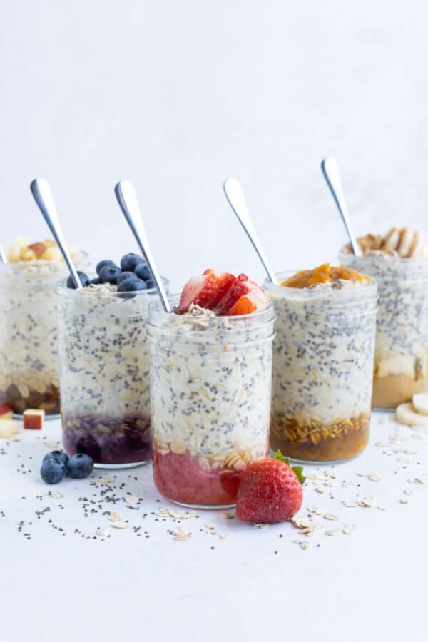 How to Make Overnight Oats + 5 Easy Recipes!