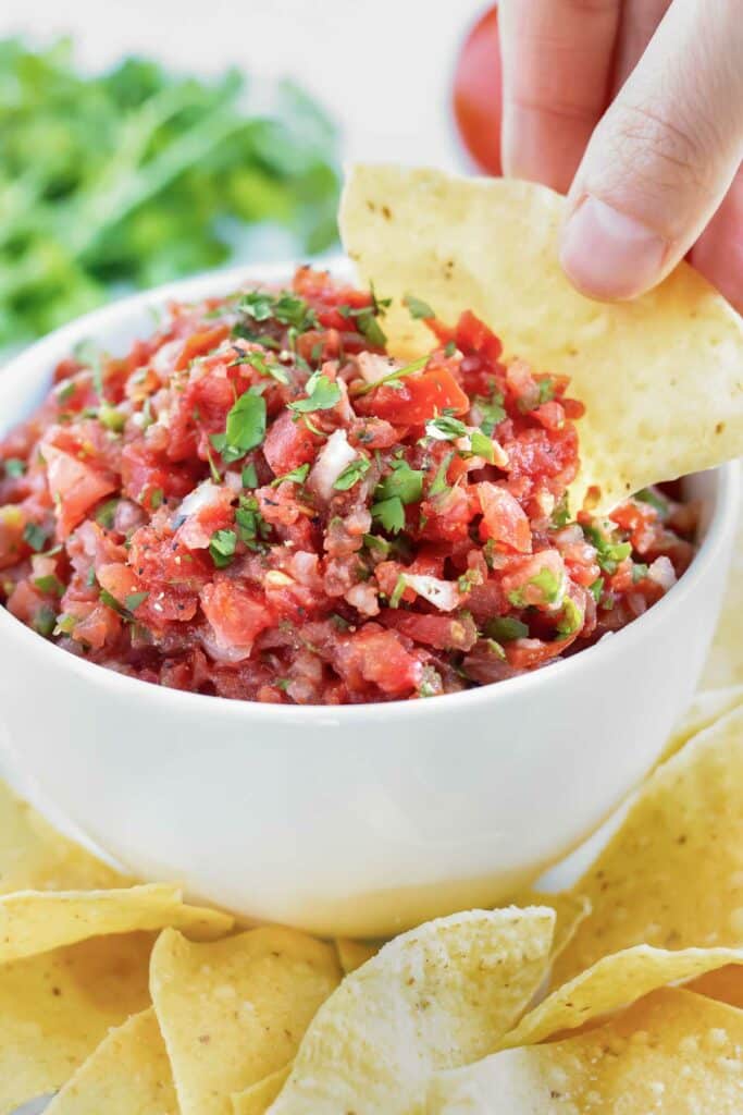 Fresh Tomato Salsa Recipe - Evolving Table