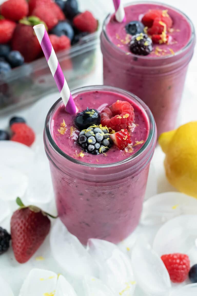 Mixed Berry Smoothie Recipe - Evolving Table