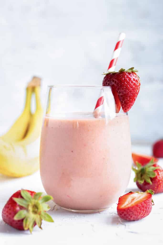 Strawberry Banana Smoothie with Yogurt - Evolving Table