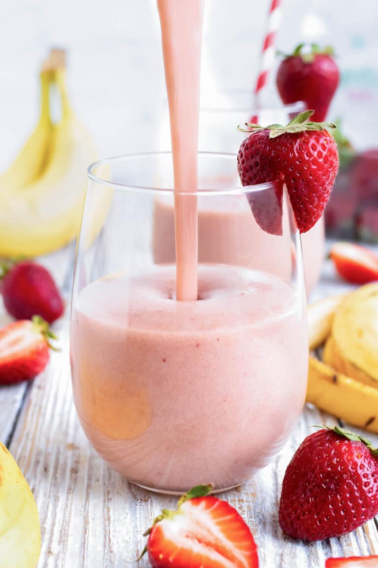 Strawberry Banana Smoothie With Yogurt Evolving Table 1024