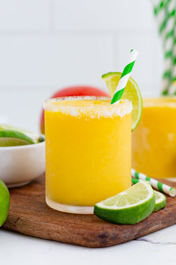 Mango Margarita Recipe (Frozen Cocktail) - Evolving Table