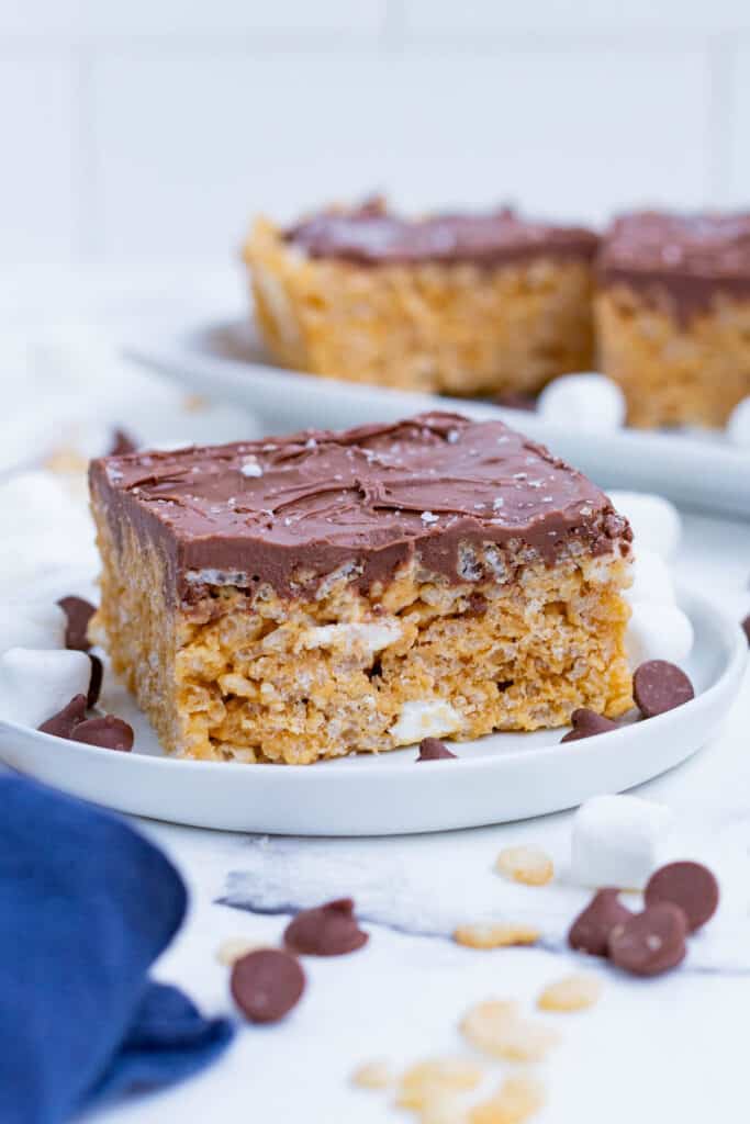 Peanut Butter Rice Krispie Treats - Evolving Table