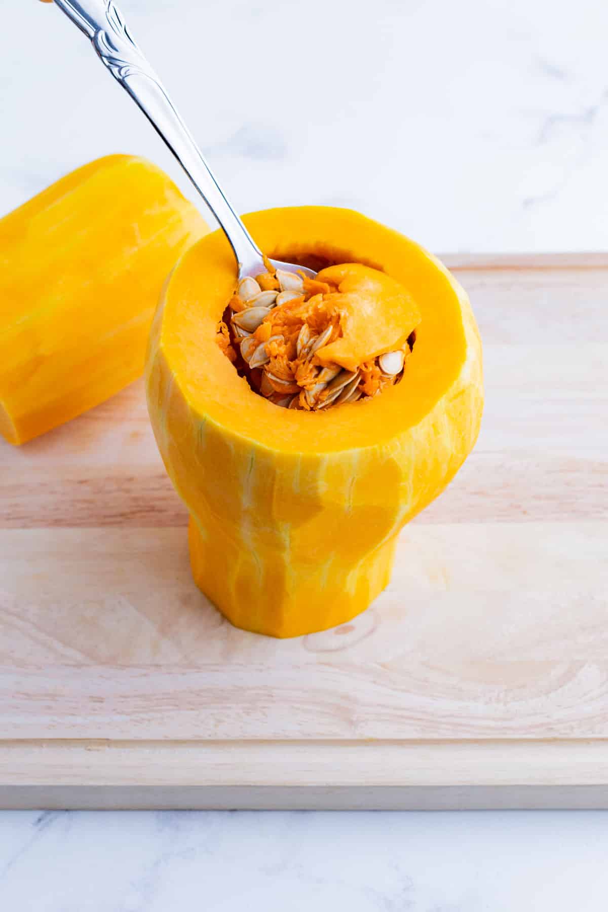 Skip the peeler and prepare your fall squash with these easy tips! ♨️ Hit  start on your microwave. 1️⃣ Poke your squash all over with a…