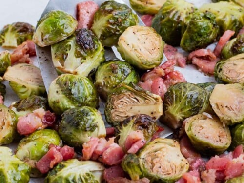 https://www.evolvingtable.com/wp-content/uploads/2023/09/balsamic-bacon-brussels-sprouts-14-500x375.jpg