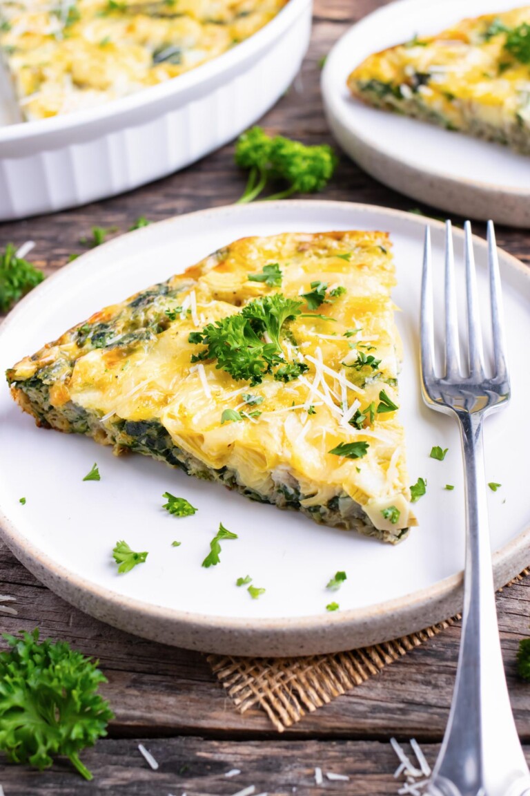 Easy Crustless Spinach Quiche Recipe - Evolving Table