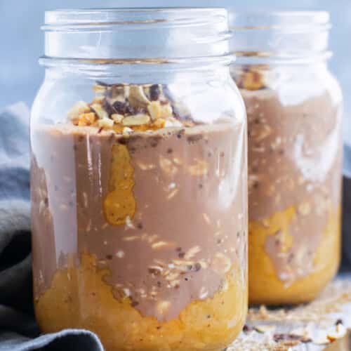 Chocolate Peanut Butter Overnight Oats - Evolving Table